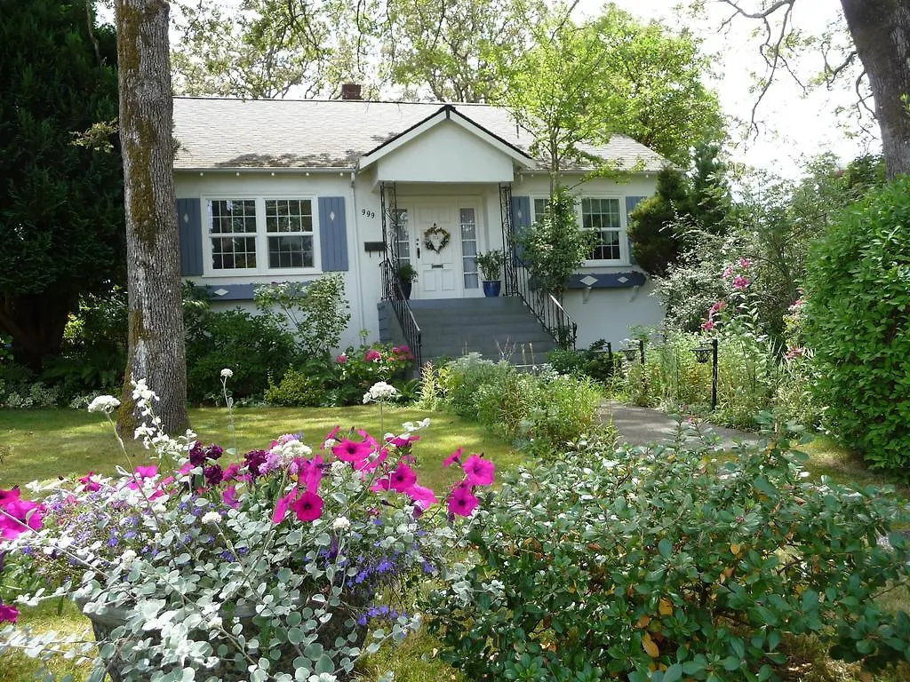 Lavigne Gourmet B&B Victoria